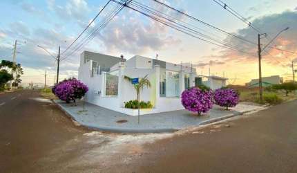 Casa com 1 Suíte + 2 dormitórios à venda, 140 m² por R$ 790.000 - Verona - Cascavel/PR