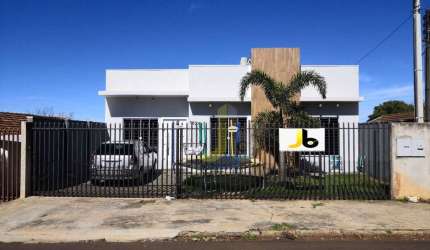 Casa com edícula e piscina