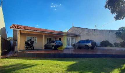 Casa no Claudete terreno inteiro e 3 dormitórios