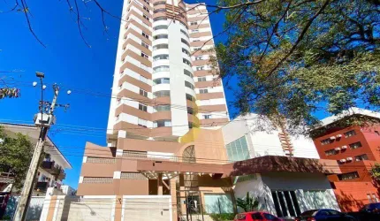 Apartamento no centro com 215m², 1 Suíte + 2 dormitórios, 2 vagas.
