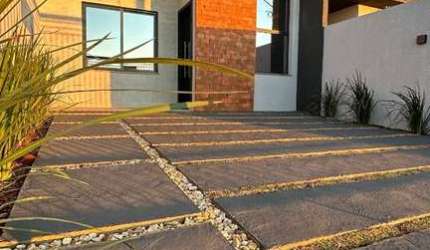 Casa com 1 suíte e 1 quarto no bairro Paraíso Tropical I