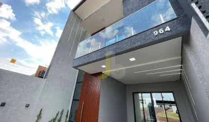 Sobrado com 03 Suítes e Piscina