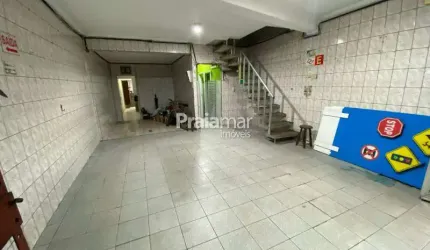 CASA SOBREPOSTA  | 2 SUITES | COMERCIO EM BAIXO