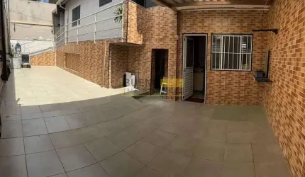 Casa dividida em duas residências no bairro São Domingos em Americana!