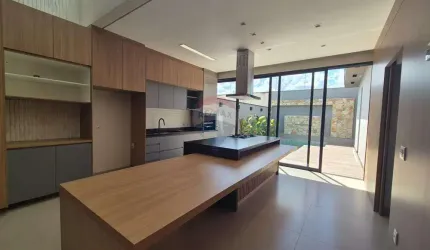 Casa de Alto Padrão no Condomínio Vivendas da Mata
