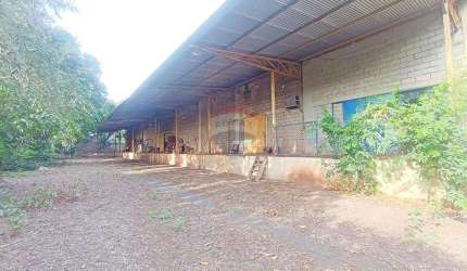 Galpão para alugar Próximo ao Aeroporto de 3000 m² com docas.