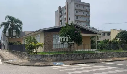 Casa à venda no Centro de Campo Largo