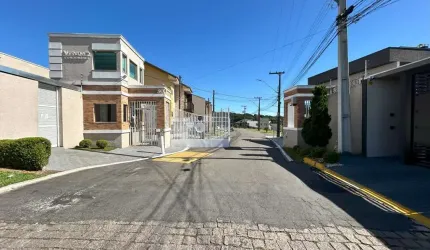 Sobrado em Condomínio para Venda em Campo Largo, São Marcos, 3 dormitórios, 1 suíte, 3 banheiros, 2 vagas