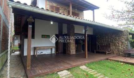 Casa com 3 quartos à venda na VITOR CARLOS NAUCK, 994, Centro, Garopaba, 99 m2 por R$ 1.350.000