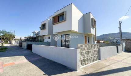 Casa com 3 quartos à venda na 06 De Janeiro, 490, Areais da Palhocinha, Garopaba, 95 m2 por R$ 697.000