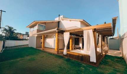 Casa com 4 quartos à venda na Do Travessão, 85, Ambrósio, Garopaba, 240 m2 por R$ 1.757.500