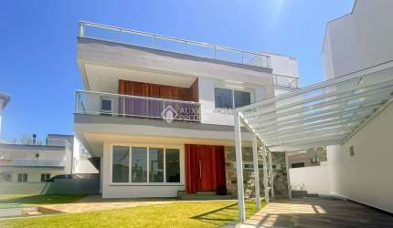 Casa com 3 quartos à venda na Das Amendoeiras, 100, Morrinhos, Garopaba, 188 m2 por R$ 2.890.000