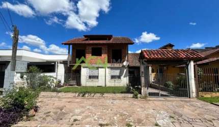 Casa para Finalizar com Amplo Espaço e Localização Privilegiada