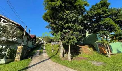 Área com 1.208,93m² composta com 2 (duas) casas, no bairro Floresta, em Estância Velha
