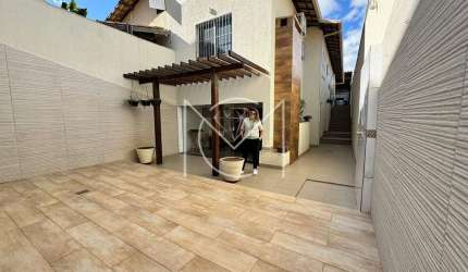 Casa com suíte e closet no bairro Floresta Encantada