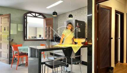CASA DE ALTO PADRÃO EM ESMERALDAS