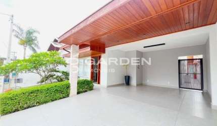 Casa em Condomínio em Urbanova
