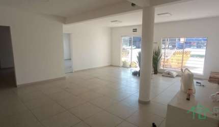 Casa comercial em Bosque dos Eucaliptos