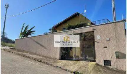 Casa com 3 dormitórios à venda, 200 m² por R$ 770.000 - Barreiro - Taubaté/SP