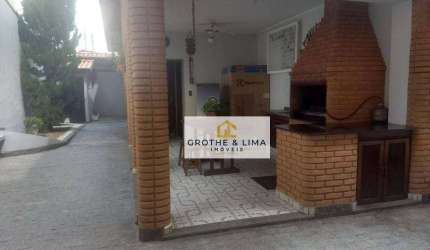 Sobrado com 4 dormitórios, 200 m² - venda por R$ 950.000,00 ou aluguel por R$ 6.161,88/mês - Vila Jaboticabeira - Taubaté/SP