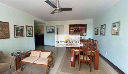 Apartamento no centro com 178m² com 04 dormitorios no Centro