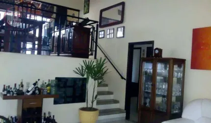 Sobrado com 3 dormitórios à venda, 270 m² por R$ 1.060.000,00 - Vila Zezé - Jacareí/SP