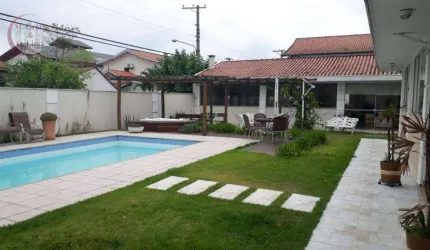 Sobrado à venda no Jardim Colinas com 540m²
