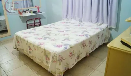 Sobrado com ponto comercial em Caçapava