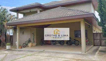 Casa com 4 dormitórios e 10 vagas à venda, piscina e 400 m² de construção por R$ 2.400.000 - Condomínio Residencial Mirante do Vale - Jacareí/SP