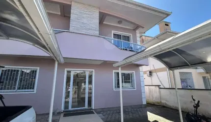 Apartamento com 2 quartos à venda no Pagani, Palhoça  por R$ 390.000