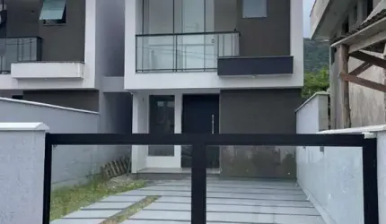 Casa com 3 quartos à venda no Forquilhas, São José  por R$ 590.000
