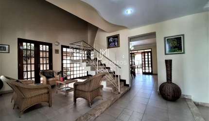 Casa com 03 quartos à venda no Palmares.