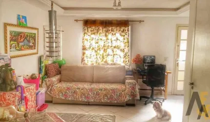 Excelente casa duplex em vila silenciosa