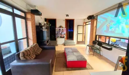 Casa Linear - Comercial ou residencial - 3 Quartos - 2 suítes- 3 Vagas