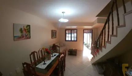 Ótima casa duplex para venda no bairro do Tanque