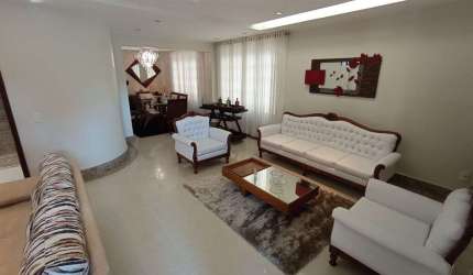 Casa com 5 dormitórios à venda, 324 m² por R$ 1.940.000