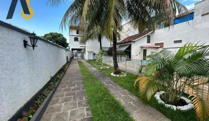 Magnífica residência de alto padrão, muito conforto, piscina, espaço gourmet e ótimo pomar .