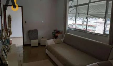 Casa Duplex  4 quartos, uma suíte.