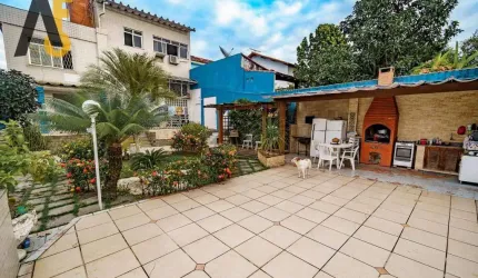 Casa com 4 dormitórios à venda, 258 m² por R$ 790.000,00 - Pechincha - Rio de Janeiro/RJ
