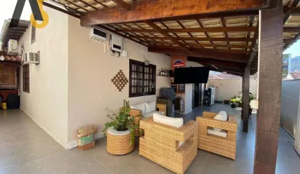 Maravilhosa casa linear em condominio