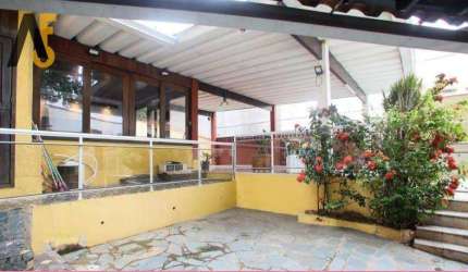 VENDO EXCELENTE CASA COM 447 METROS QUADRADOS DE TERRENO NA TAQUARA, EM JACAREPAGUÁ