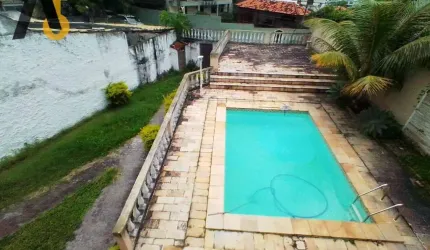 OPORTUNIDADE! CASA EXCELENTE EM CONDOMÍNIO FECHADO, COM PISCINA E CHURRASQUEIRA NO PECHINCHA, EM JACAREPAGUÁ