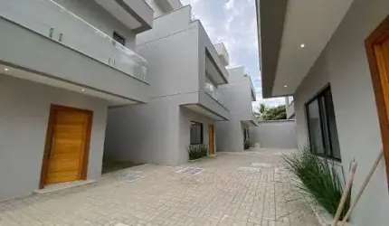 IMPERDÍVEL! Casa de Condomínio com Design Contemporâneo na Freguesia de Jacarepaguá