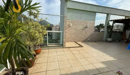 Cobertura Duplex de Luxo no Condomínio Free, 2 quartos com suite, vista livre.