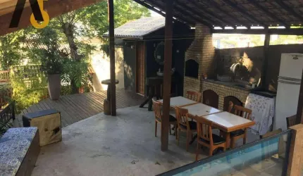 Aconchegante Casa no Centro da Freguesia  Excelente Localização! 4 quartos uma suíte!