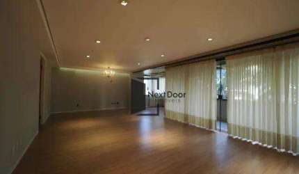 Apartamento para venda em Cambuí de 226.00m² com 4 Quartos, 2 Suites e 2 Garagens