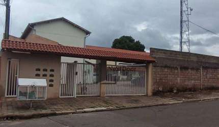 Casa para venda em Vila San Martin de 65.00m² com 2 Quartos, 1 Suite e 2 Garagens