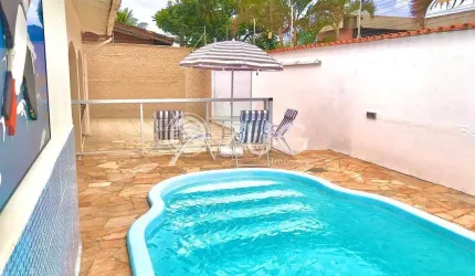 Casa à venda em Guarujá, Jardim Virgínia, com 3 suítes, com 300 m²