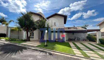 Sobrado à venda em Campinas, Parque Taquaral, com 3 suítes, com 250 m², Residencial dos Pinheiros