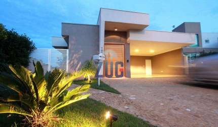 Sobrado à venda em Campinas, Swiss Park, com 3 suítes, com 350 m², Swiss Park - Baden